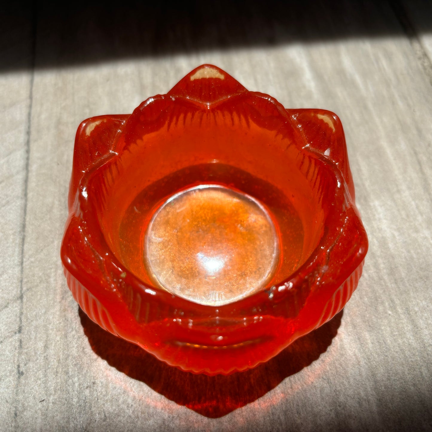 Tealight holder