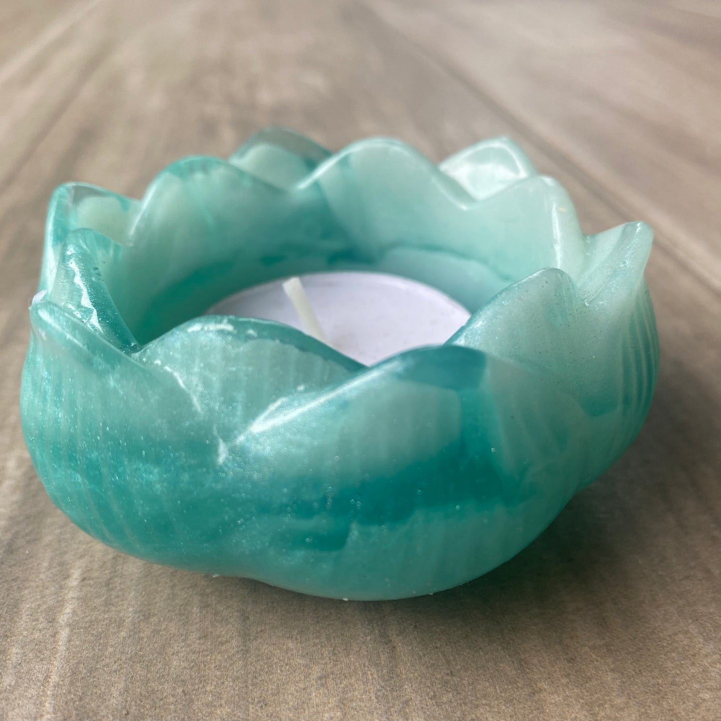 Tealight holder