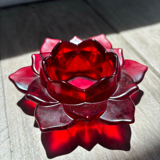 Lotus tea light holder