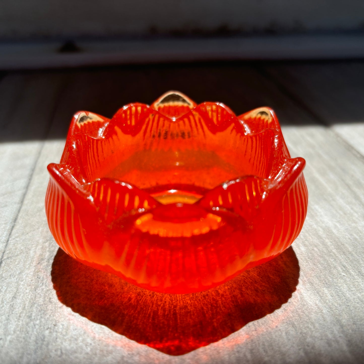 Tealight holder
