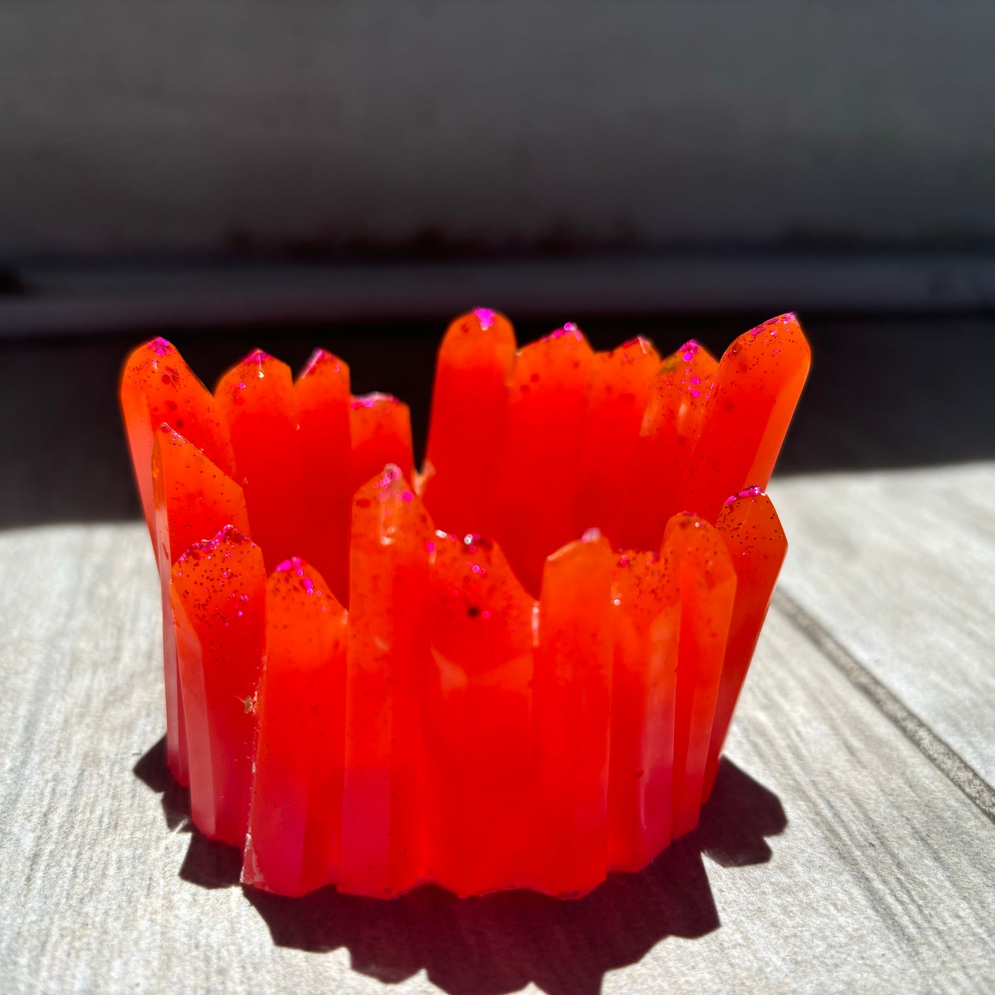Crystal shards tea light