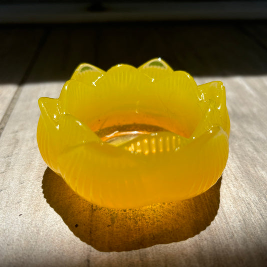 Tealight holder
