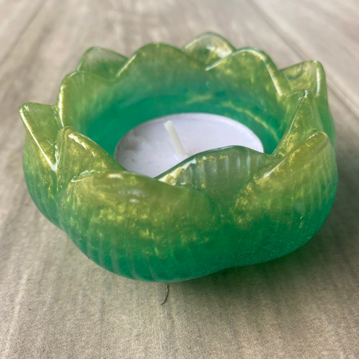 Tealight holder