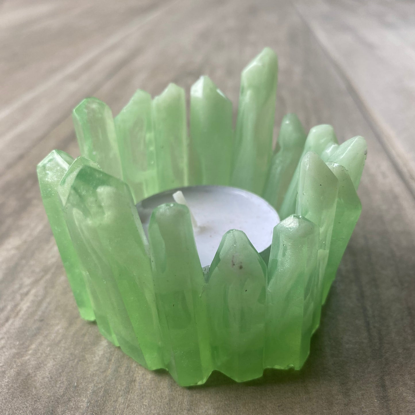 Crystal shard tealight