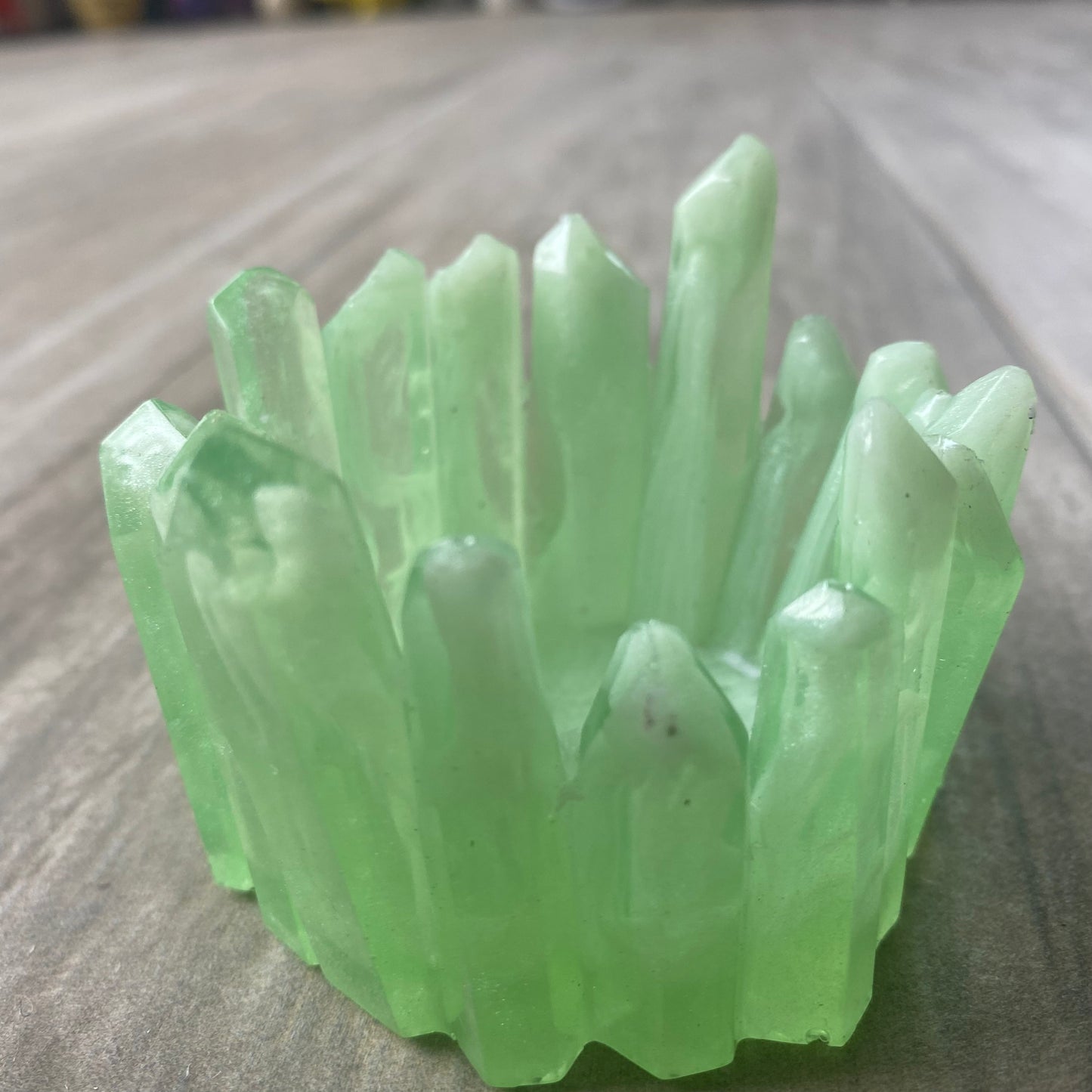 Crystal shard tealight