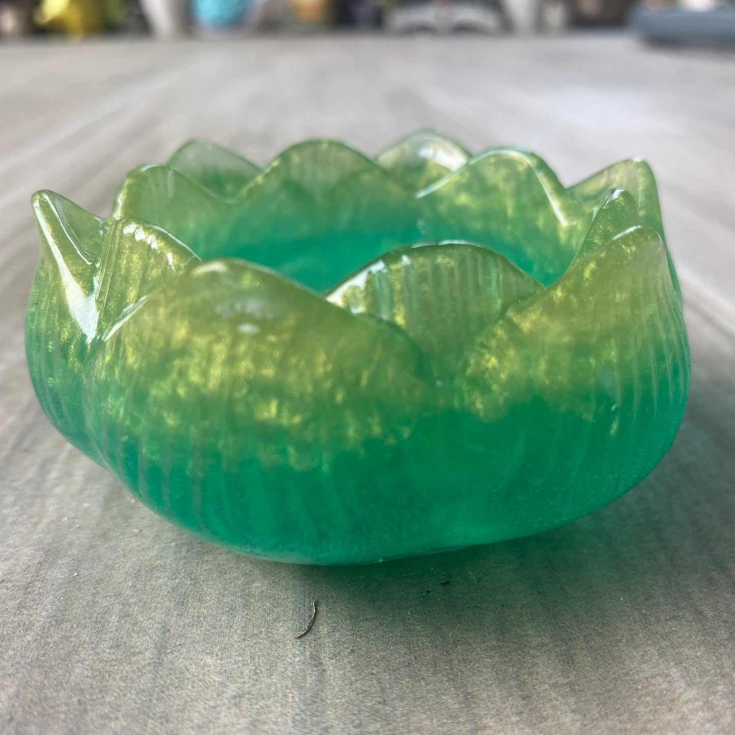 Tealight holder