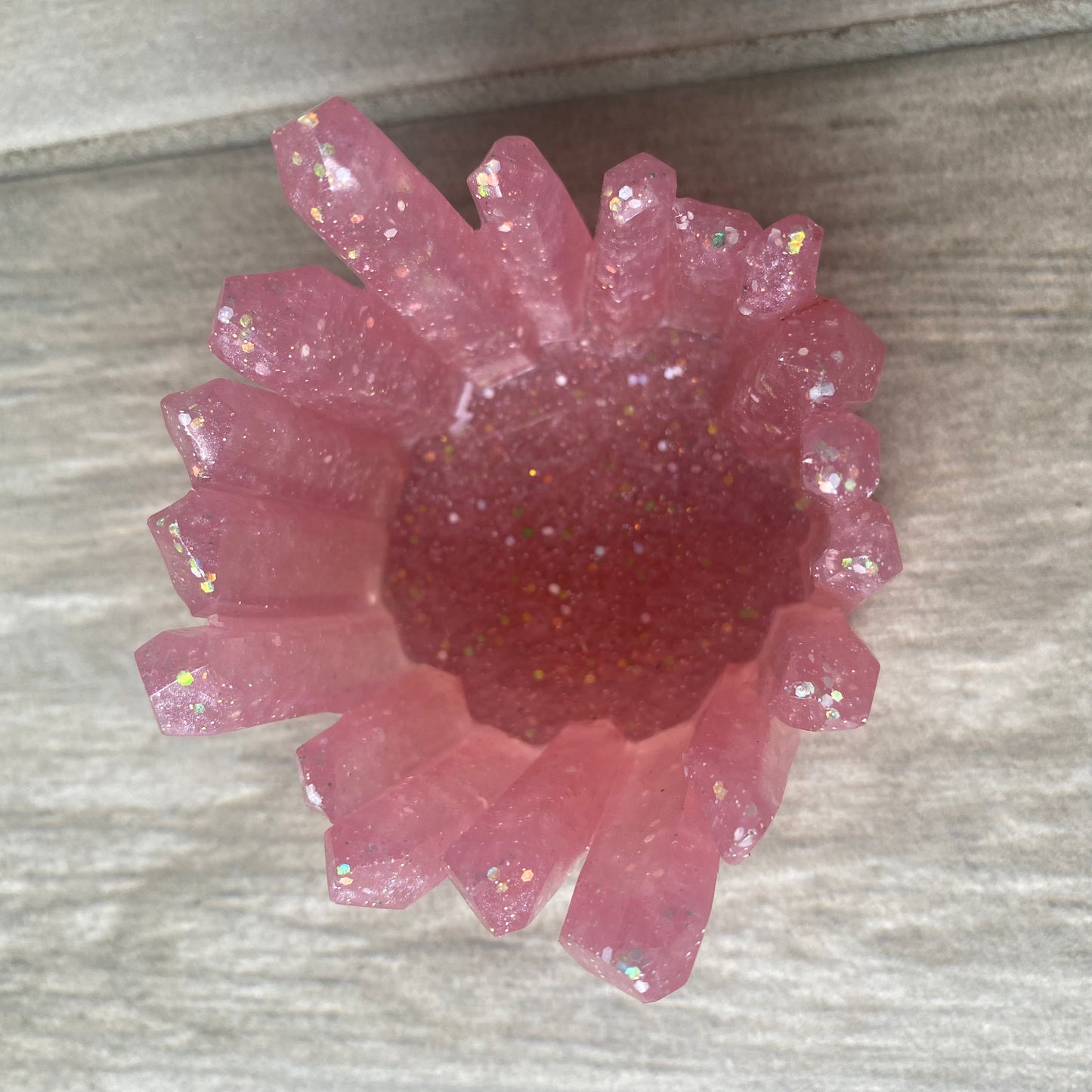 Crystal shard tealight